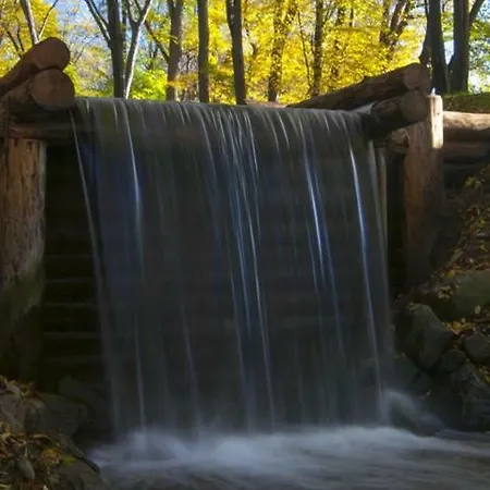 アパート Hobiti Dom *