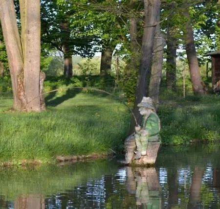 アパート Hobiti Dom *