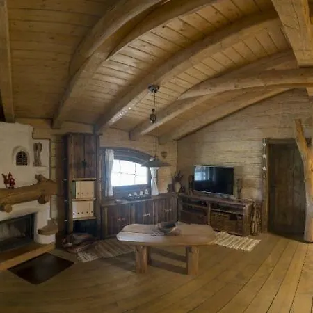 Hobiti Dom Apartman Savnik